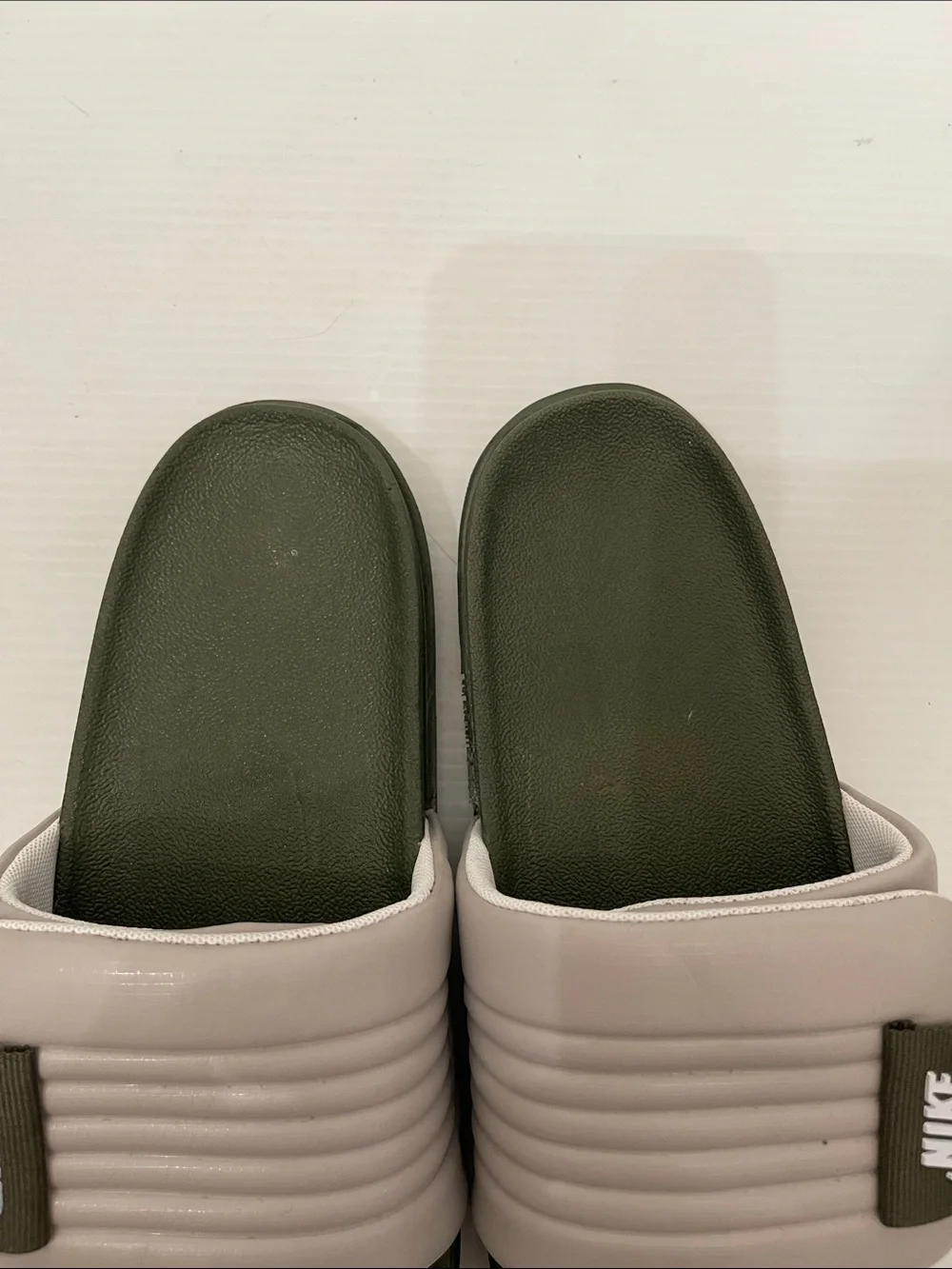 NIKE OFFCOURT ADJUST SLIDE IN CARGO KHAKI COLLEGE GREY SANDAL MENS SIZE 7